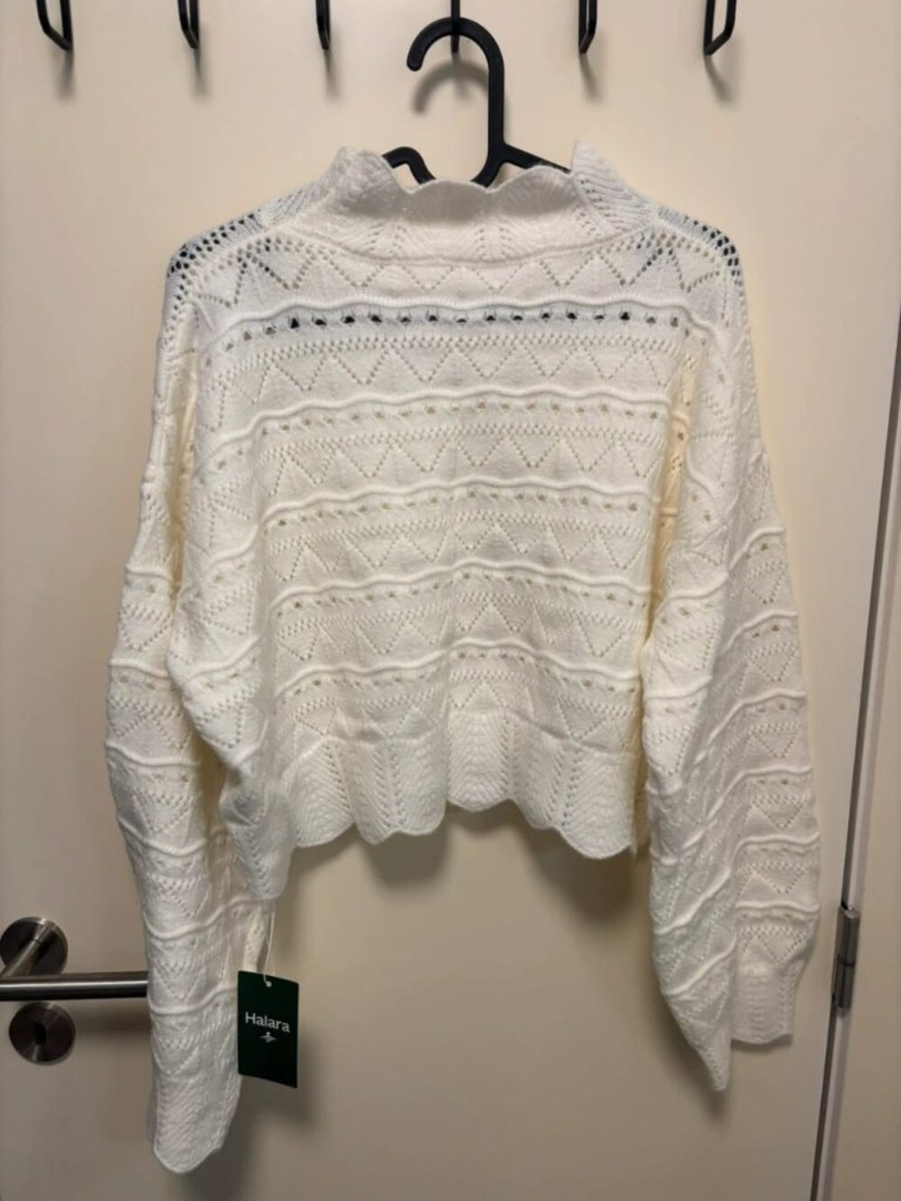 White Knit Cropped Sweater Size M